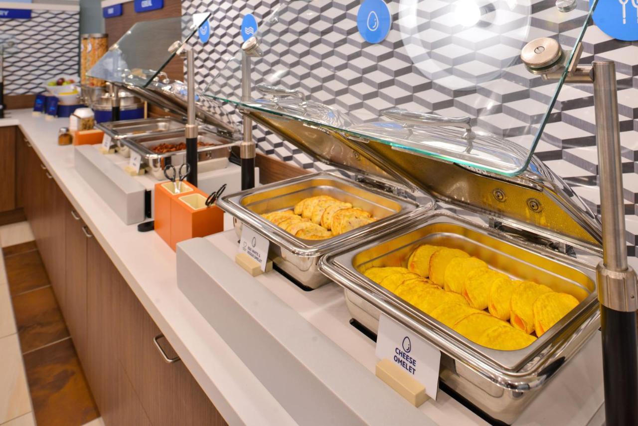 Holiday Inn Express & Suites Columbia-I-26 @ Harbison Blvd By Ihg Eksteriør bilde