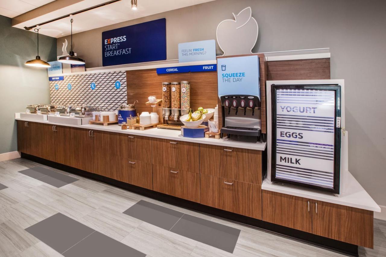 Holiday Inn Express & Suites Columbia-I-26 @ Harbison Blvd By Ihg Eksteriør bilde