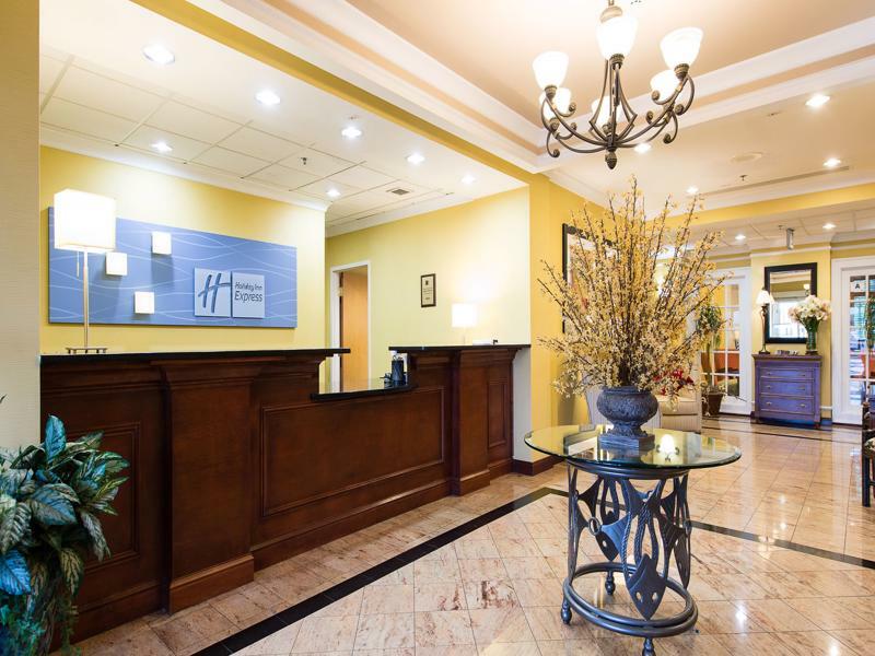 Holiday Inn Express & Suites Columbia-I-26 @ Harbison Blvd By Ihg Eksteriør bilde