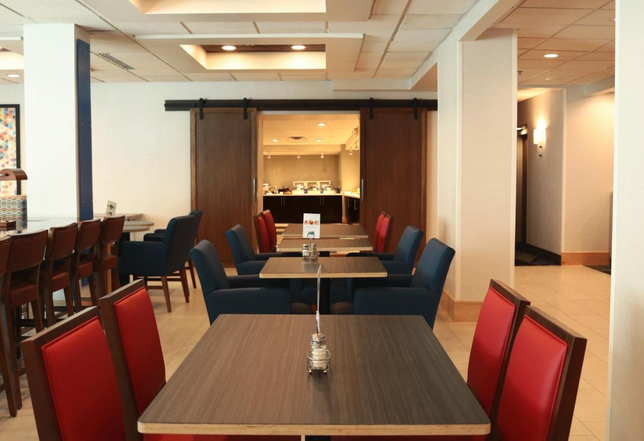 Holiday Inn Express & Suites Columbia-I-26 @ Harbison Blvd By Ihg Eksteriør bilde
