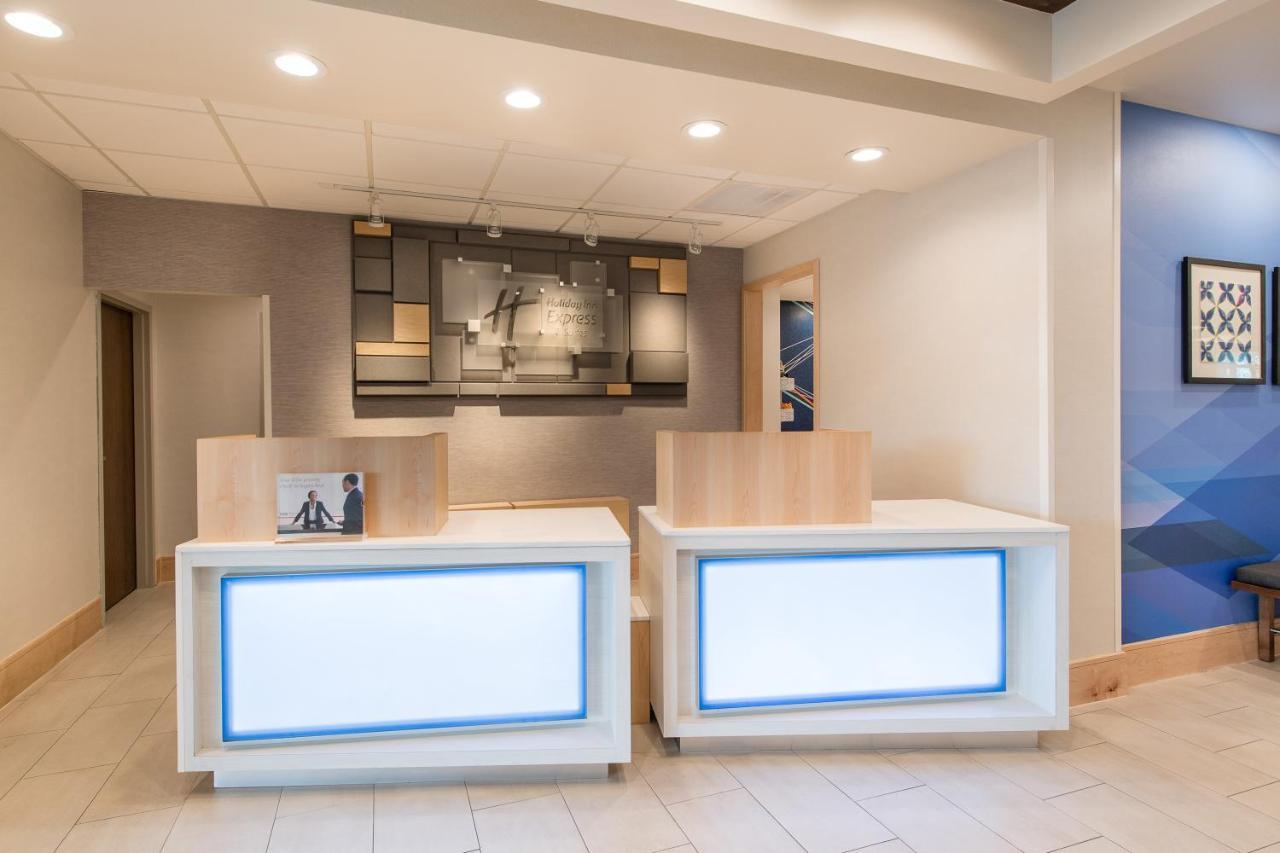 Holiday Inn Express & Suites Columbia-I-26 @ Harbison Blvd By Ihg Eksteriør bilde