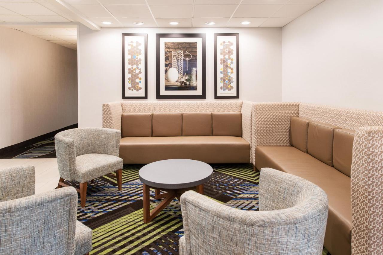 Holiday Inn Express & Suites Columbia-I-26 @ Harbison Blvd By Ihg Eksteriør bilde